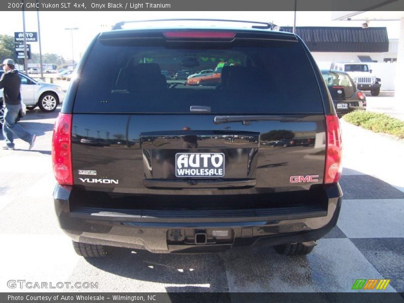 Onyx Black / Light Titanium 2007 GMC Yukon SLT 4x4