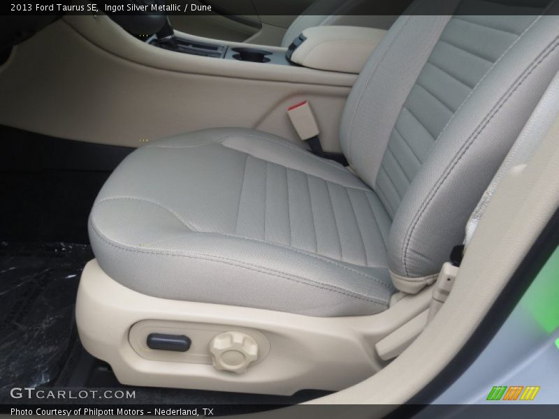 Ingot Silver Metallic / Dune 2013 Ford Taurus SE