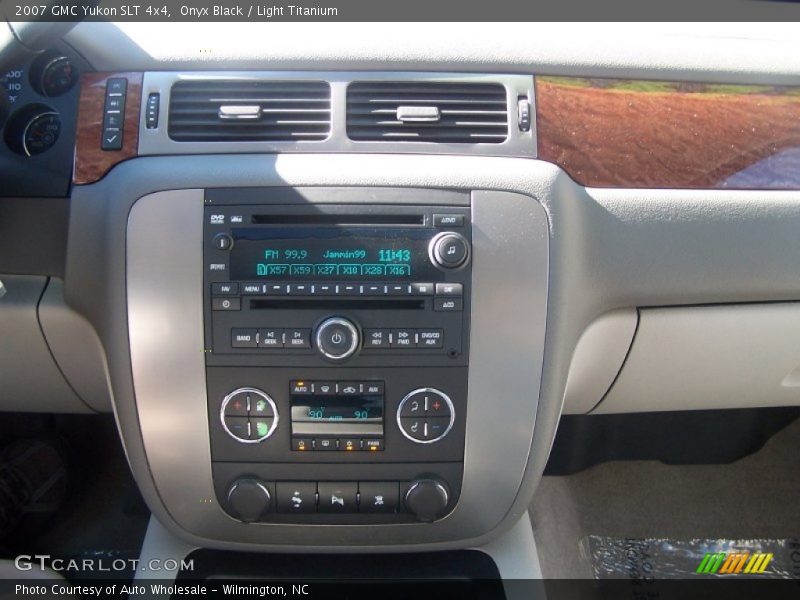 Onyx Black / Light Titanium 2007 GMC Yukon SLT 4x4