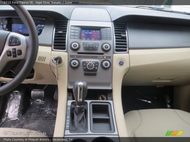 Ingot Silver Metallic / Dune 2013 Ford Taurus SE