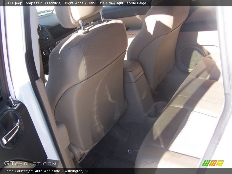 Bright White / Dark Slate Gray/Light Pebble Beige 2011 Jeep Compass 2.0 Latitude