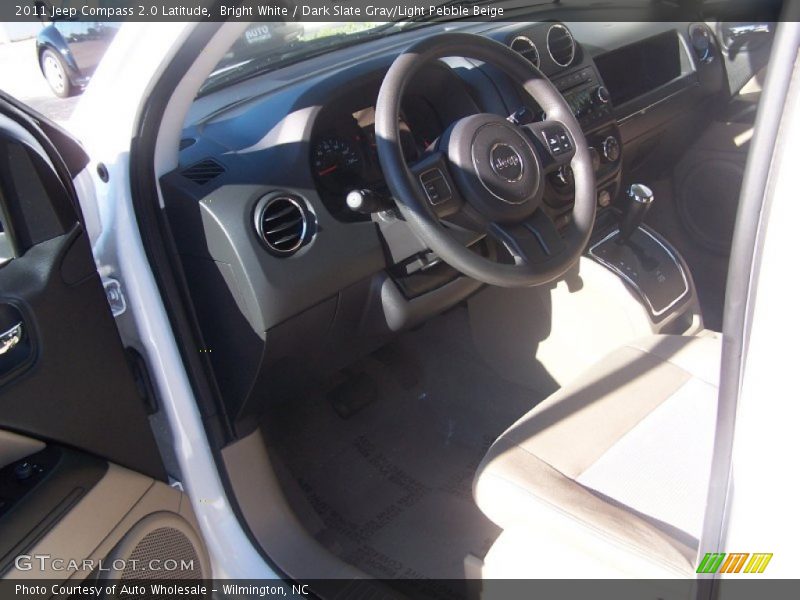 Bright White / Dark Slate Gray/Light Pebble Beige 2011 Jeep Compass 2.0 Latitude