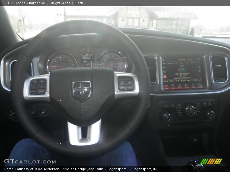 Bright White / Black 2013 Dodge Charger SXT