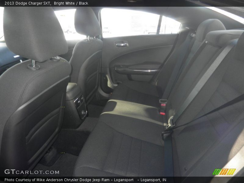 Bright White / Black 2013 Dodge Charger SXT
