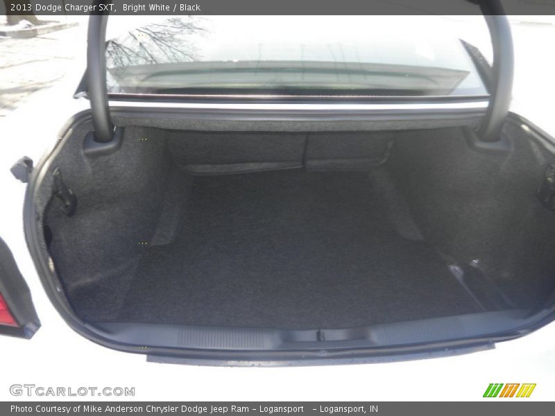 Bright White / Black 2013 Dodge Charger SXT