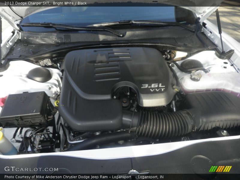 Bright White / Black 2013 Dodge Charger SXT