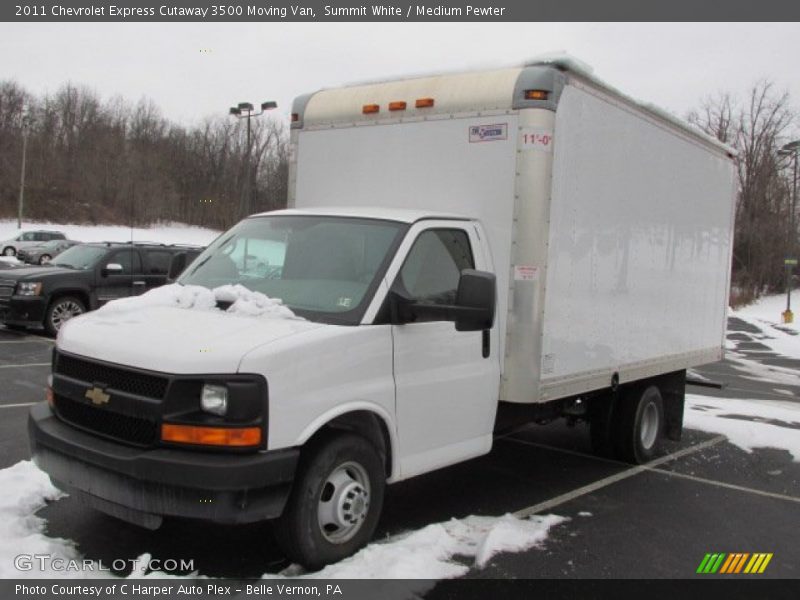 Front 3/4 View of 2011 Express Cutaway 3500 Moving Van