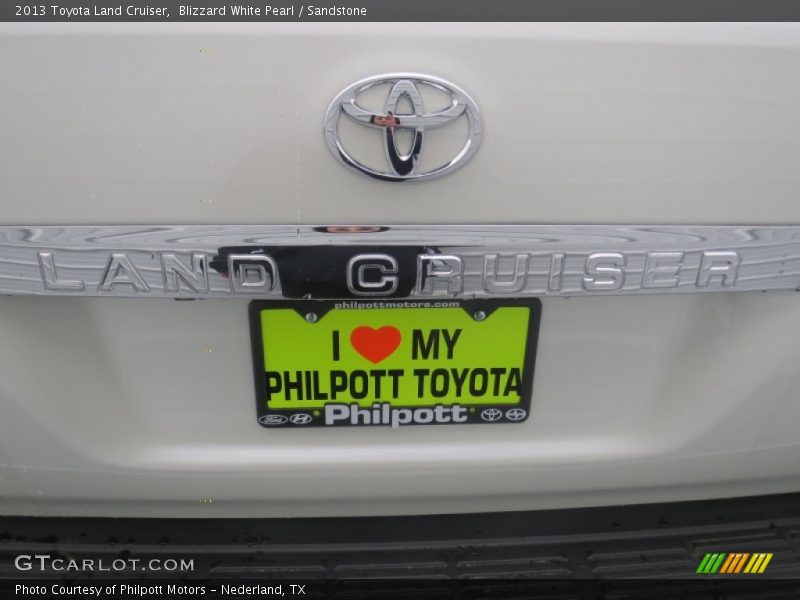 Blizzard White Pearl / Sandstone 2013 Toyota Land Cruiser