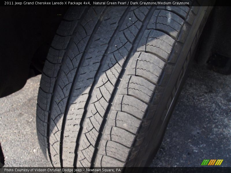 Natural Green Pearl / Dark Graystone/Medium Graystone 2011 Jeep Grand Cherokee Laredo X Package 4x4