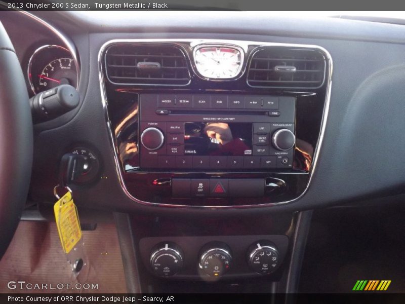 Tungsten Metallic / Black 2013 Chrysler 200 S Sedan