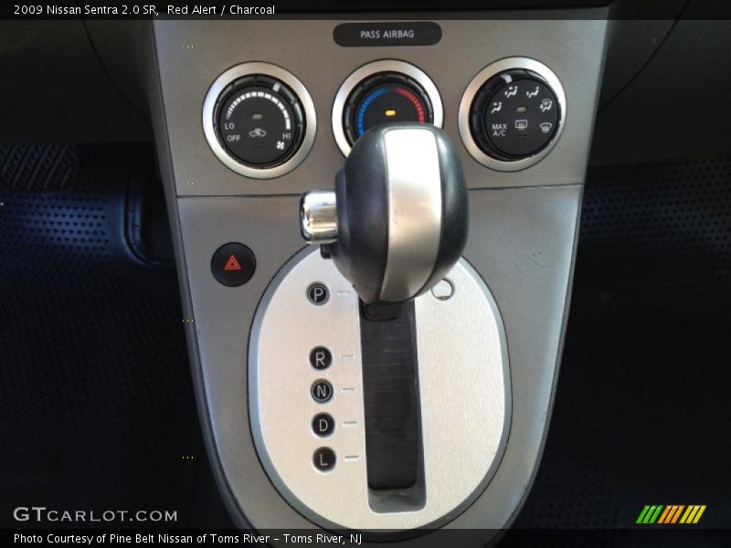 Red Alert / Charcoal 2009 Nissan Sentra 2.0 SR
