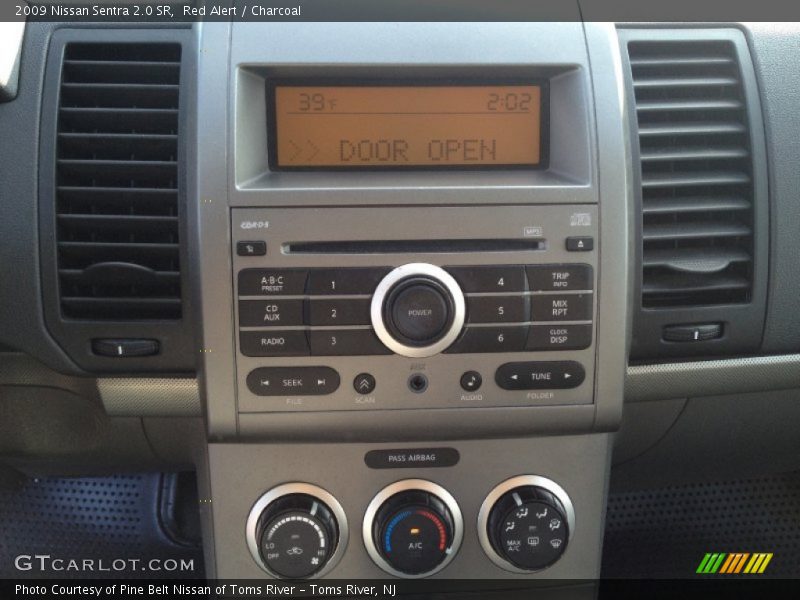 Red Alert / Charcoal 2009 Nissan Sentra 2.0 SR