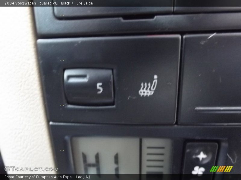 Black / Pure Beige 2004 Volkswagen Touareg V8