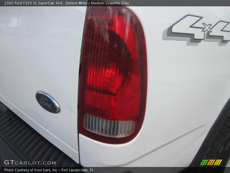 Oxford White / Medium Graphite Grey 2003 Ford F150 XL SuperCab 4x4