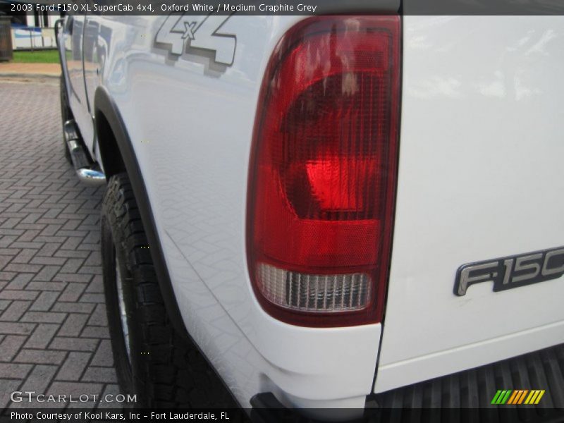 Oxford White / Medium Graphite Grey 2003 Ford F150 XL SuperCab 4x4
