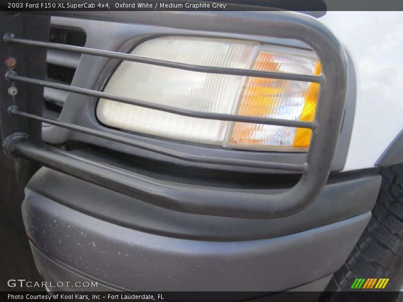 Oxford White / Medium Graphite Grey 2003 Ford F150 XL SuperCab 4x4