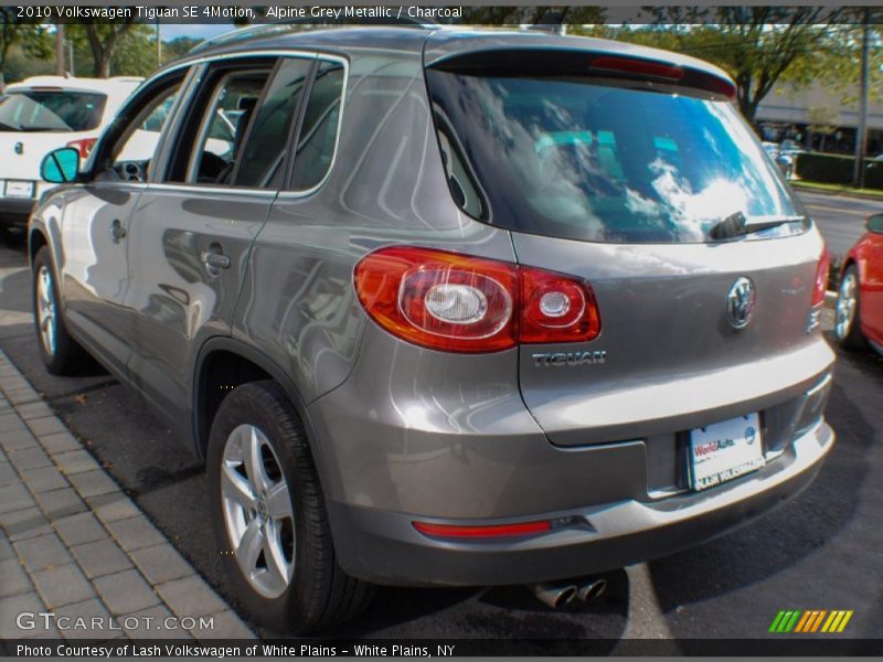 Alpine Grey Metallic / Charcoal 2010 Volkswagen Tiguan SE 4Motion