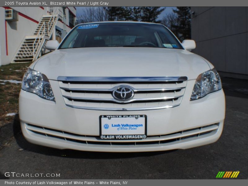 Blizzard White Pearl / Light Gray 2005 Toyota Avalon XL