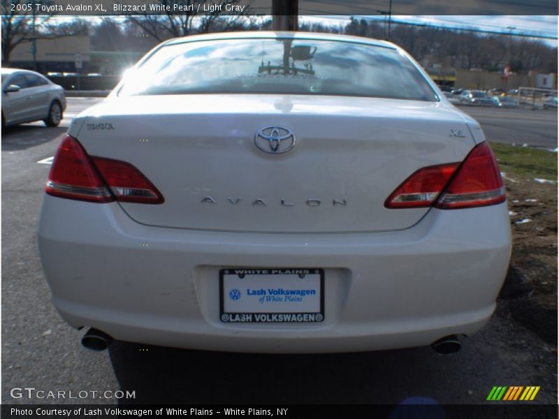 Blizzard White Pearl / Light Gray 2005 Toyota Avalon XL