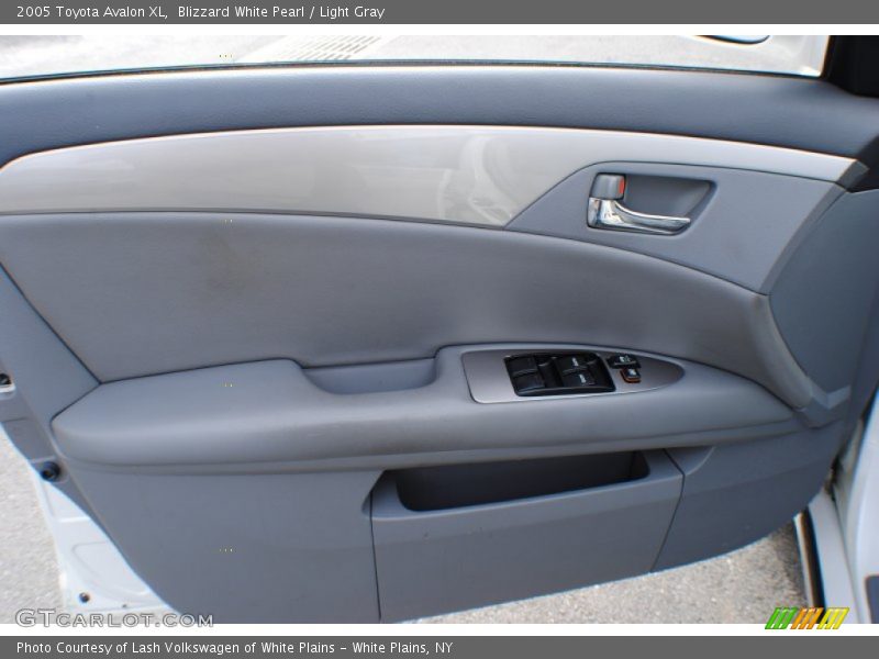 Door Panel of 2005 Avalon XL