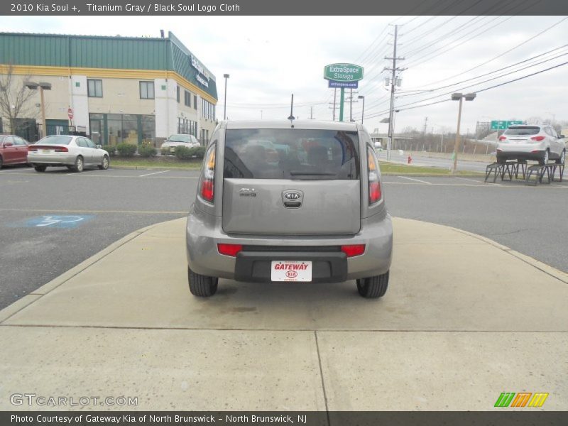 Titanium Gray / Black Soul Logo Cloth 2010 Kia Soul +