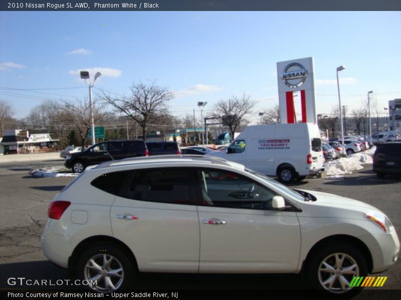 Phantom White / Black 2010 Nissan Rogue SL AWD