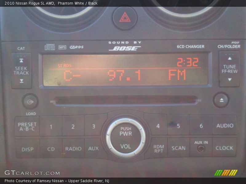 Phantom White / Black 2010 Nissan Rogue SL AWD