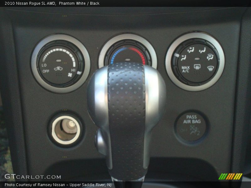 Phantom White / Black 2010 Nissan Rogue SL AWD