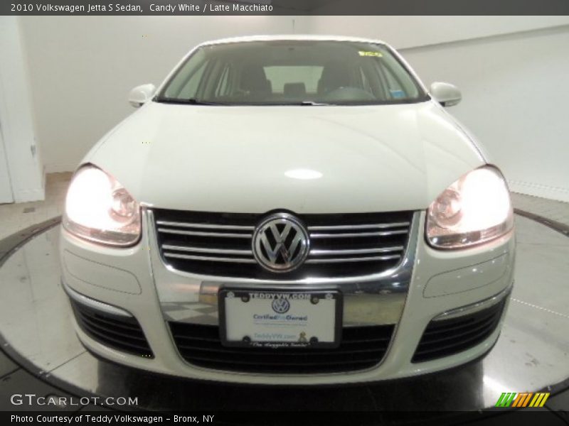 Candy White / Latte Macchiato 2010 Volkswagen Jetta S Sedan