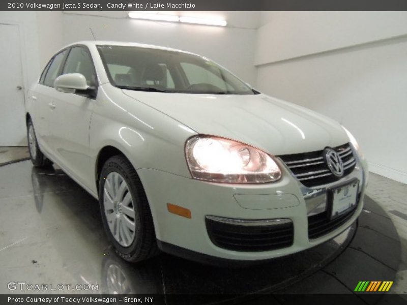 Candy White / Latte Macchiato 2010 Volkswagen Jetta S Sedan