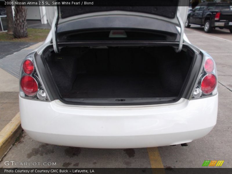 Satin White Pearl / Blond 2006 Nissan Altima 2.5 SL
