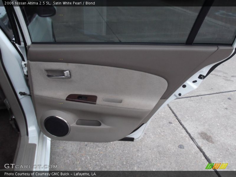 Satin White Pearl / Blond 2006 Nissan Altima 2.5 SL