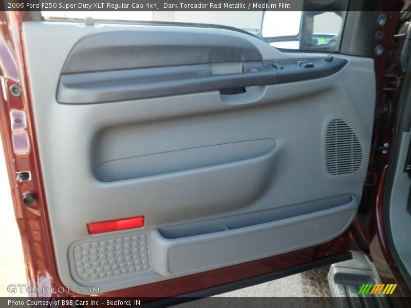 Door Panel of 2006 F250 Super Duty XLT Regular Cab 4x4