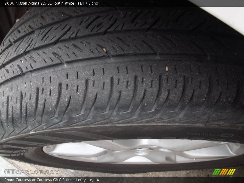 Satin White Pearl / Blond 2006 Nissan Altima 2.5 SL