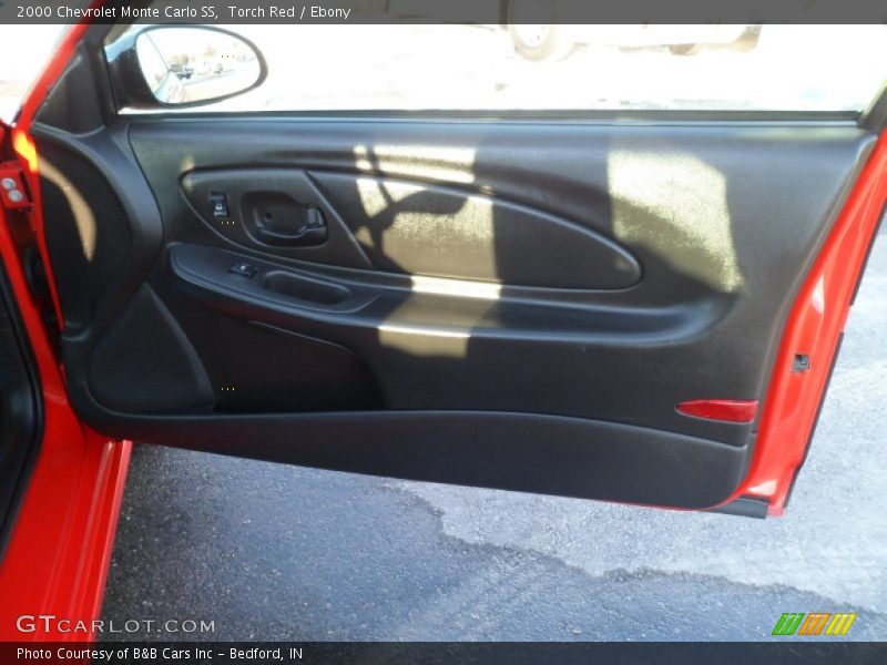 Torch Red / Ebony 2000 Chevrolet Monte Carlo SS
