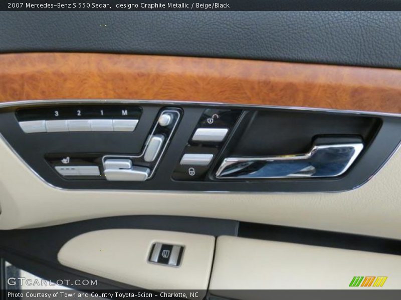 Controls of 2007 S 550 Sedan