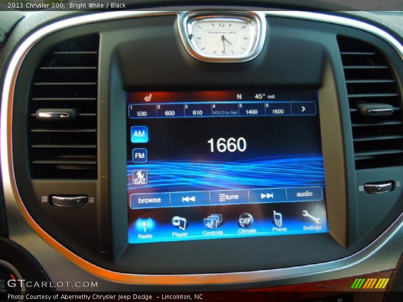 Bright White / Black 2013 Chrysler 300