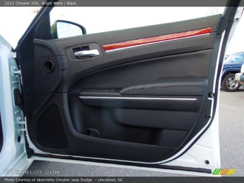 Bright White / Black 2013 Chrysler 300