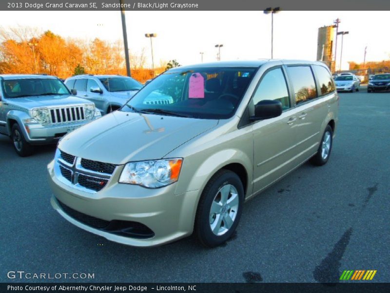 Sandstone / Black/Light Graystone 2013 Dodge Grand Caravan SE