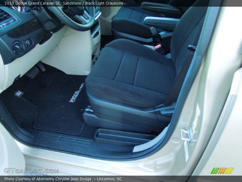 Sandstone / Black/Light Graystone 2013 Dodge Grand Caravan SE