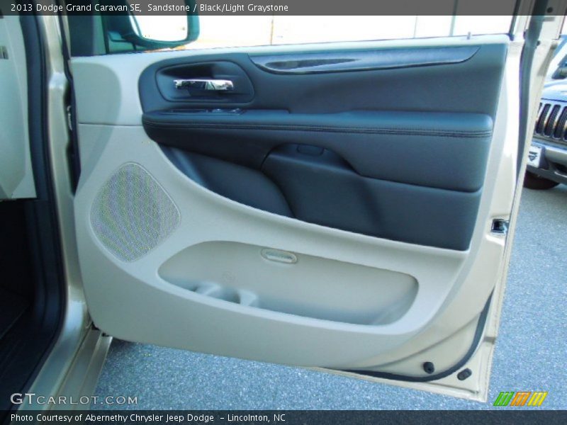 Sandstone / Black/Light Graystone 2013 Dodge Grand Caravan SE