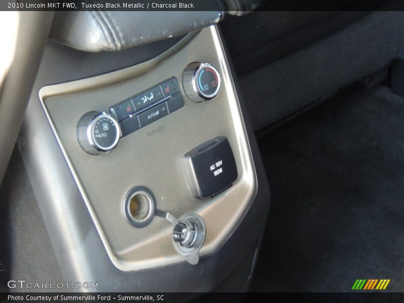 Tuxedo Black Metallic / Charcoal Black 2010 Lincoln MKT FWD