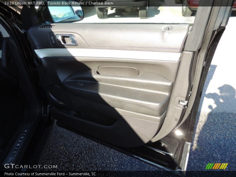 Tuxedo Black Metallic / Charcoal Black 2010 Lincoln MKT FWD