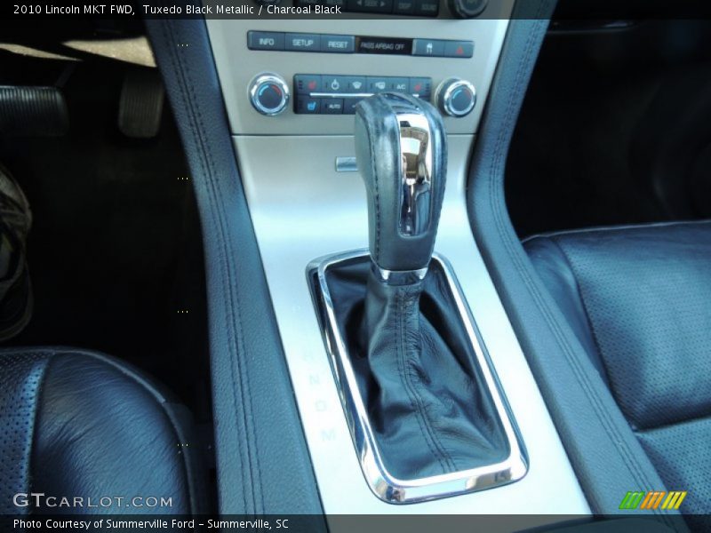 Tuxedo Black Metallic / Charcoal Black 2010 Lincoln MKT FWD