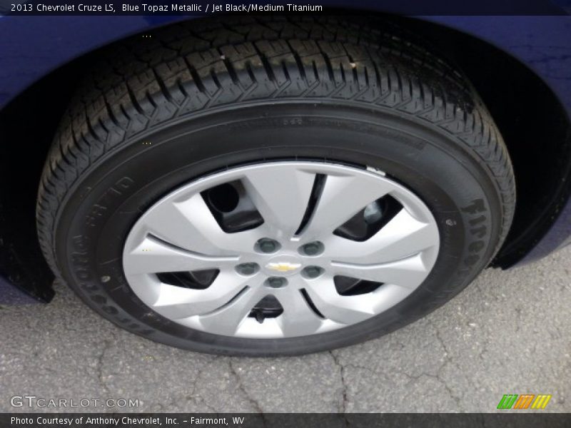 Blue Topaz Metallic / Jet Black/Medium Titanium 2013 Chevrolet Cruze LS