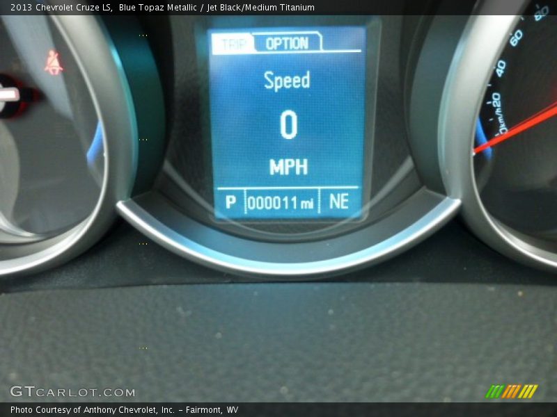 Blue Topaz Metallic / Jet Black/Medium Titanium 2013 Chevrolet Cruze LS