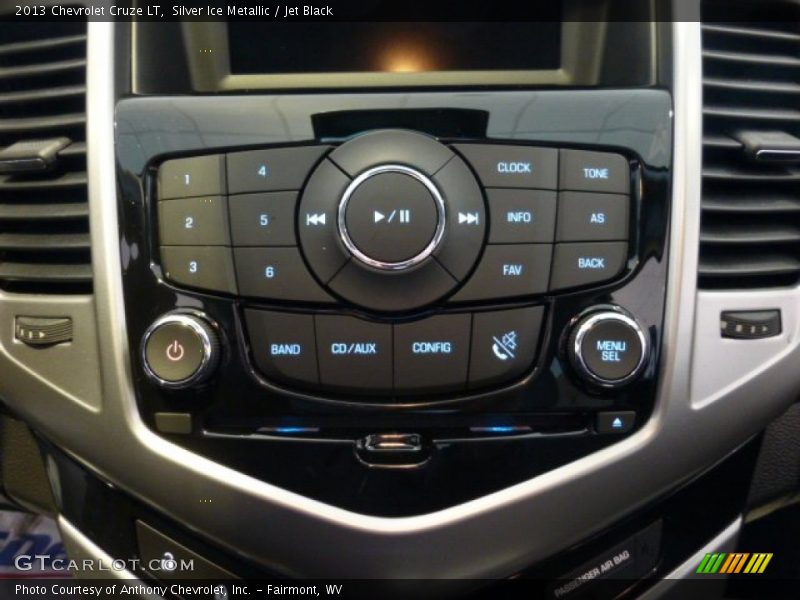 Silver Ice Metallic / Jet Black 2013 Chevrolet Cruze LT