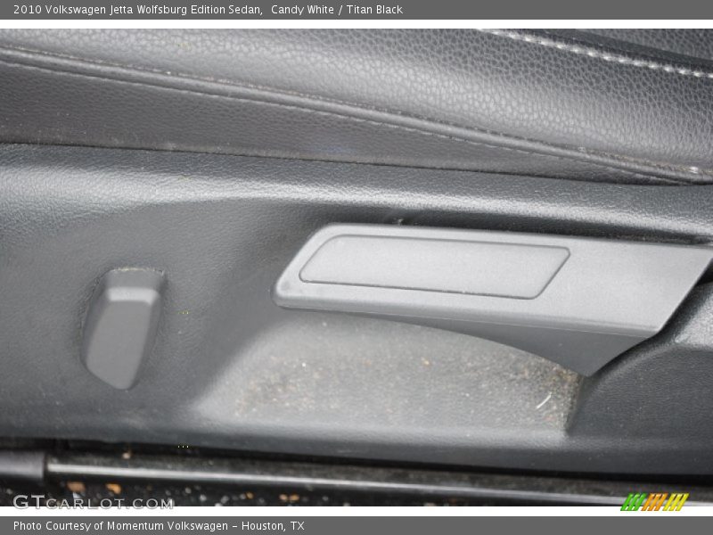 Candy White / Titan Black 2010 Volkswagen Jetta Wolfsburg Edition Sedan