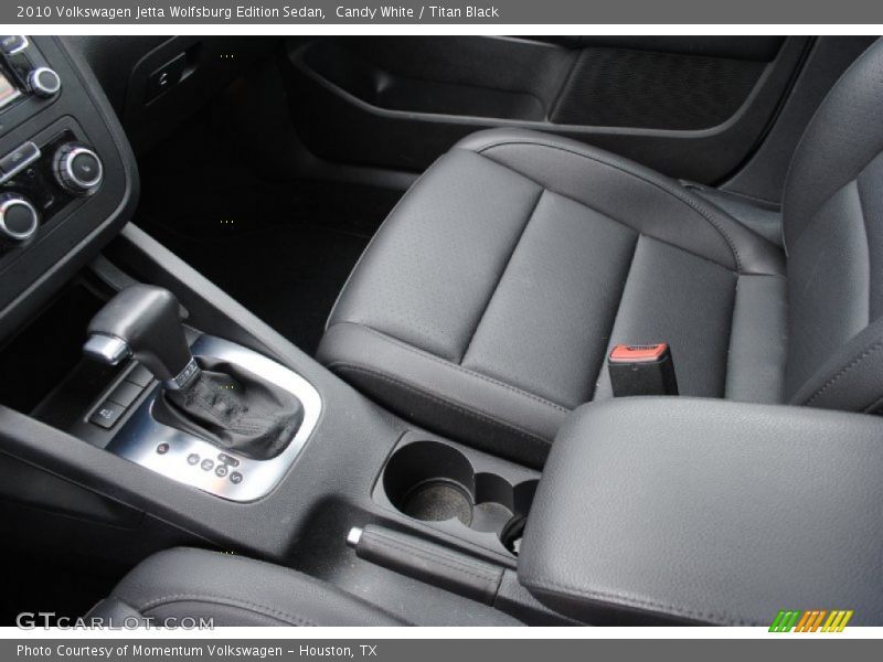 Candy White / Titan Black 2010 Volkswagen Jetta Wolfsburg Edition Sedan