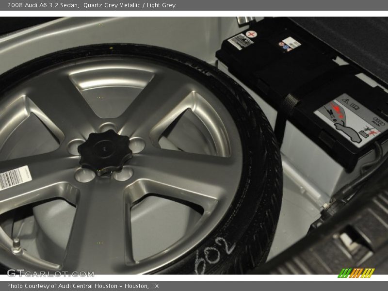 Quartz Grey Metallic / Light Grey 2008 Audi A6 3.2 Sedan